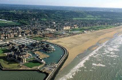France, Calvados, Pays d'Auge, Deauville, beach (aerial view)