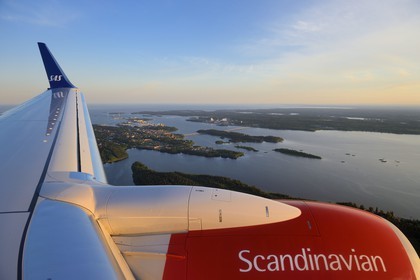Suède, Comté de Vasterbotten, vol de la SAS en approche de Umea (vue aérienne)