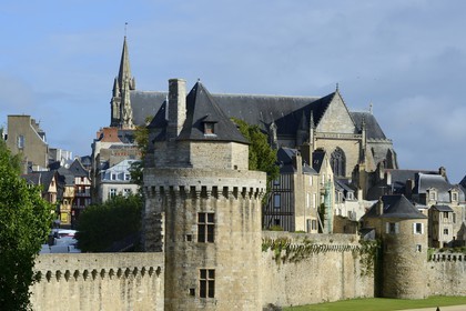 France, Morbihan, Gulf of Morbihan (Golfe du Morbihan), Vannes, the ramparts garden, the Connetable Tower and Saint Pierre Cathedral in the background