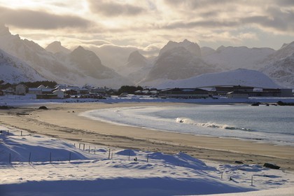 Norway, Nordland County, Lofoten Islands, Flakstad Island, Ramberg Beach in Winter