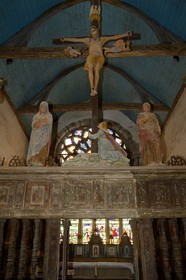 France, Finistère (29), la chapelle de Saint-Herbot de style gothique flamboyant, la poutre de gloire au-dessus du chancel (cloture de chœur)
