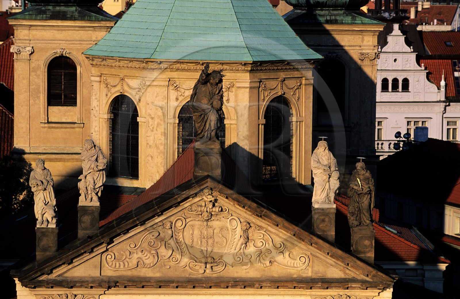 République Tchèque, Prague, église baroque de Saint-Sauveur sur la place des Chevaliers de la Croix