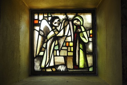 France, Saône et Loire (71), communauté oecuménique de Taizé, vitrail de l'église de la Réconciliation