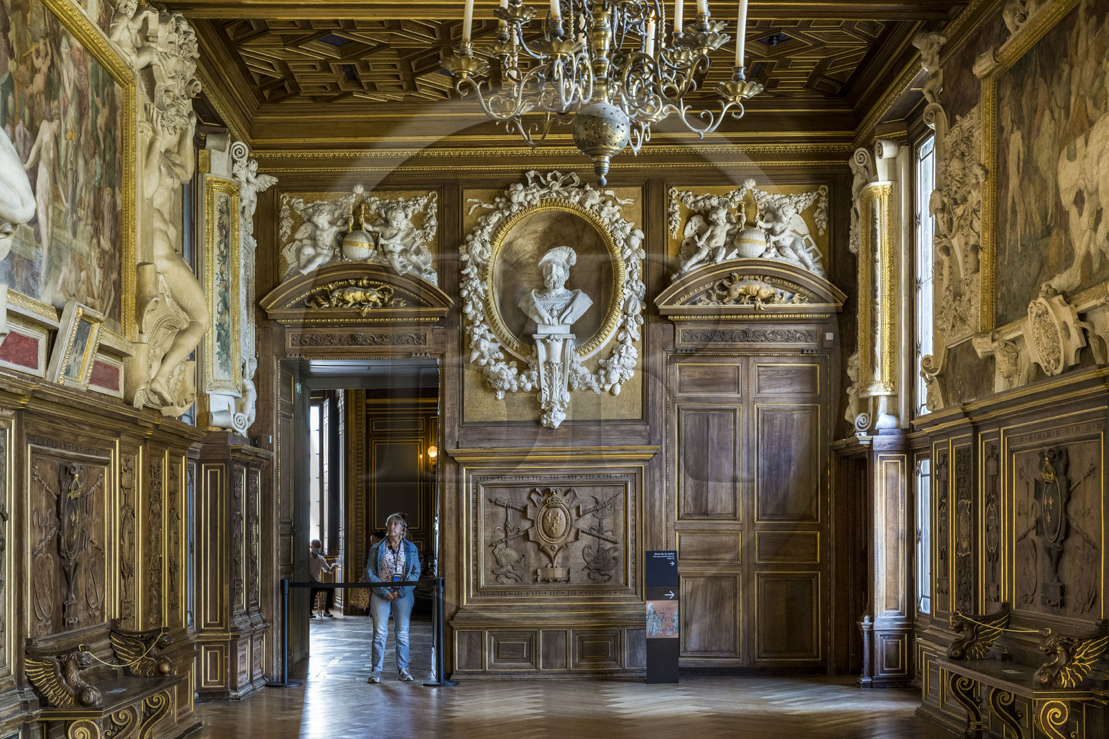 France, Seine-et-Marne (77), Fontainebleau, chateau de Fontainebleau, classé Patrimoine Mondial par l'UNESCO, la Galerie François 1er construite entre 1528 et 1530, buste de François Ier