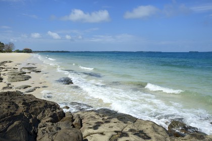 Panama, Pearl Islands, Isla Viveros, white sand beach