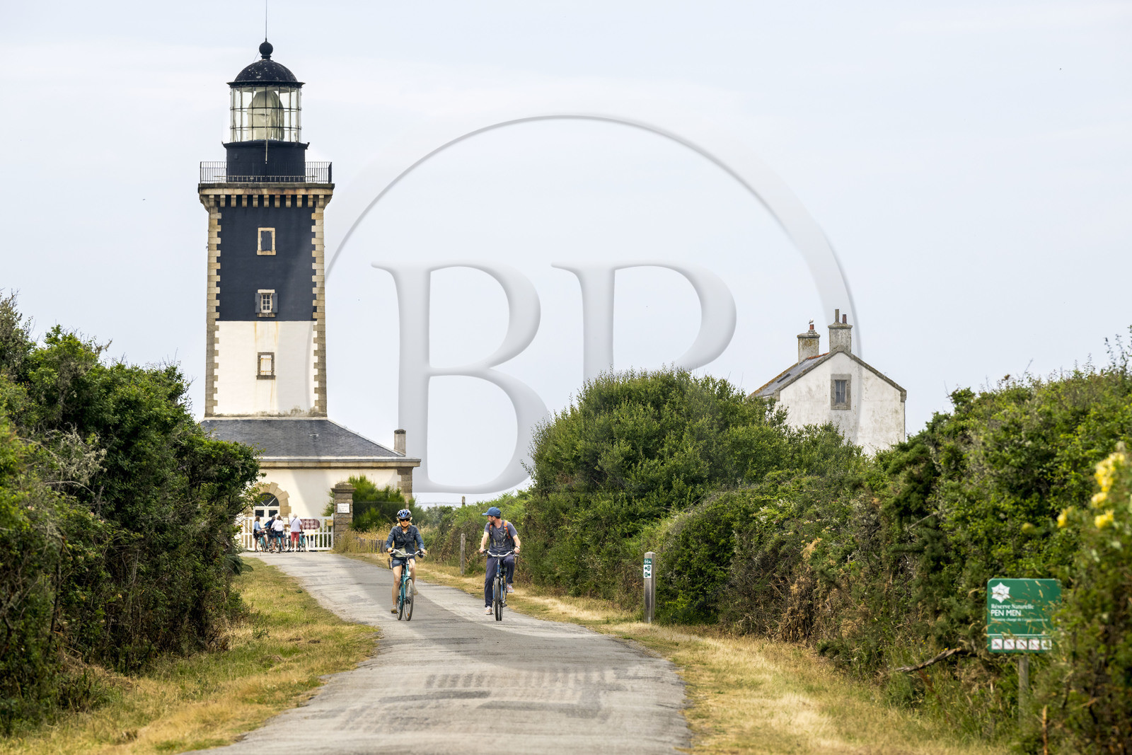 France, Morbihan (56), Ile de Groix, la réserve naturelle de la Pointe de Pen-Men, le phare de Pen-Men