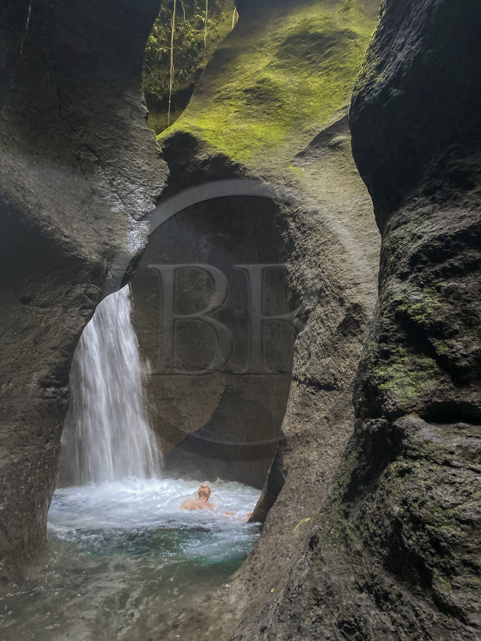 Caraïbes, Ile de la Dominique, Castle Bruce, Parc national du Morne Trois Pitons classé Patrimoine Mondial de l'UNESCO, les Gorges du Titou au départ du sentier menant à la  Vallée de la Désolation puis au Boiling Lake