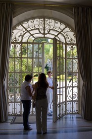 France, Alpes-Maritimes (06), Cannes, la villa La Californie où vécu Pablo Picasso, aujourd'hui renommé le Pavillon de Flore par Marina Picasso, le hall d'entrée