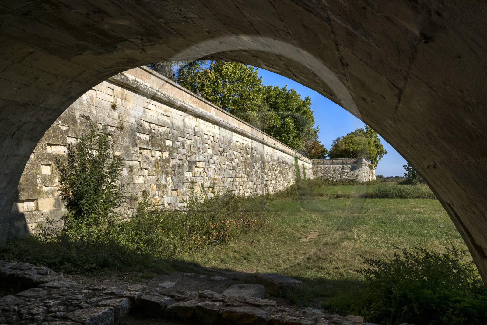France, Charente-Maritime (17), Saintonge, Marennes-Hiers-Brouage, citadelle de Brouage, labellisé Les Plus Beaux Villages de France, l'ancien port souterrain ou port de la Brêche à l'abri du rempart