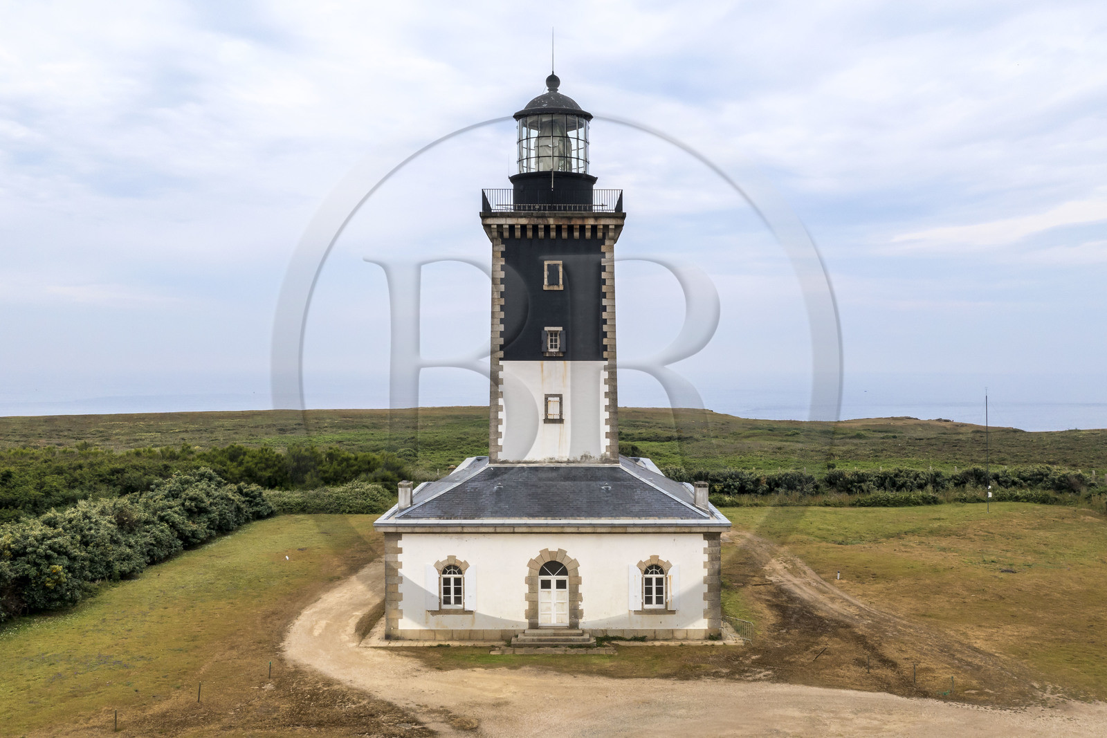 France, Morbihan (56), Ile de Groix, la réserve naturelle de la Pointe de Pen-Men, le phare de Pen-Men (vue aérienne) France, Morbihan (56), Ile de Groix, la réserve naturelle de la Pointe de Pen-Men, le phare de Pen-Men (vue aérienne)