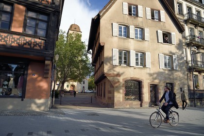 France, Bas Rhin, Strasbourg, old town listed as World Heritage by UNESCO, banks of Ill River quai des Bateliers turned into a meeting place for pedestrians