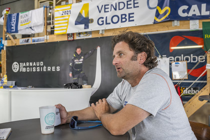 France, Vendee, Les Sables d'Olonne, Port Olona, Vendée Globe sailboat pontoon, le skipper Arnaud Boissière du voilier monocoque de 60 pieds IMOCA La Mie Caline
