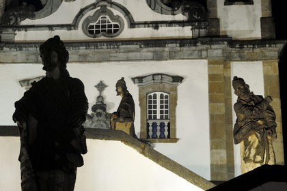Brésil, état du Minas Gerais, Congonhas do Campo, église Santuario Bom Jesus de Matosinhos, statues des Prophètes sur le parvis par le sculpteur Aleijadinho (Route de l' or, Estrada Real)