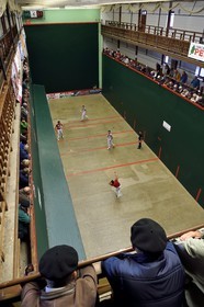 France, Pyrenees Atlantiques, Basque Country, Saint Jean Pied de Port, trinquet Garat, traditional Basque pelota party with bare hand for the Chasseurs (hunters) Cup