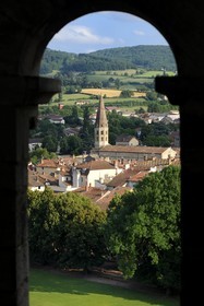 France, Saône et Loire (71), Cluny, église Saint-Marcel depuis le clocher de l'eau bénite dans l'ancienne abbaye