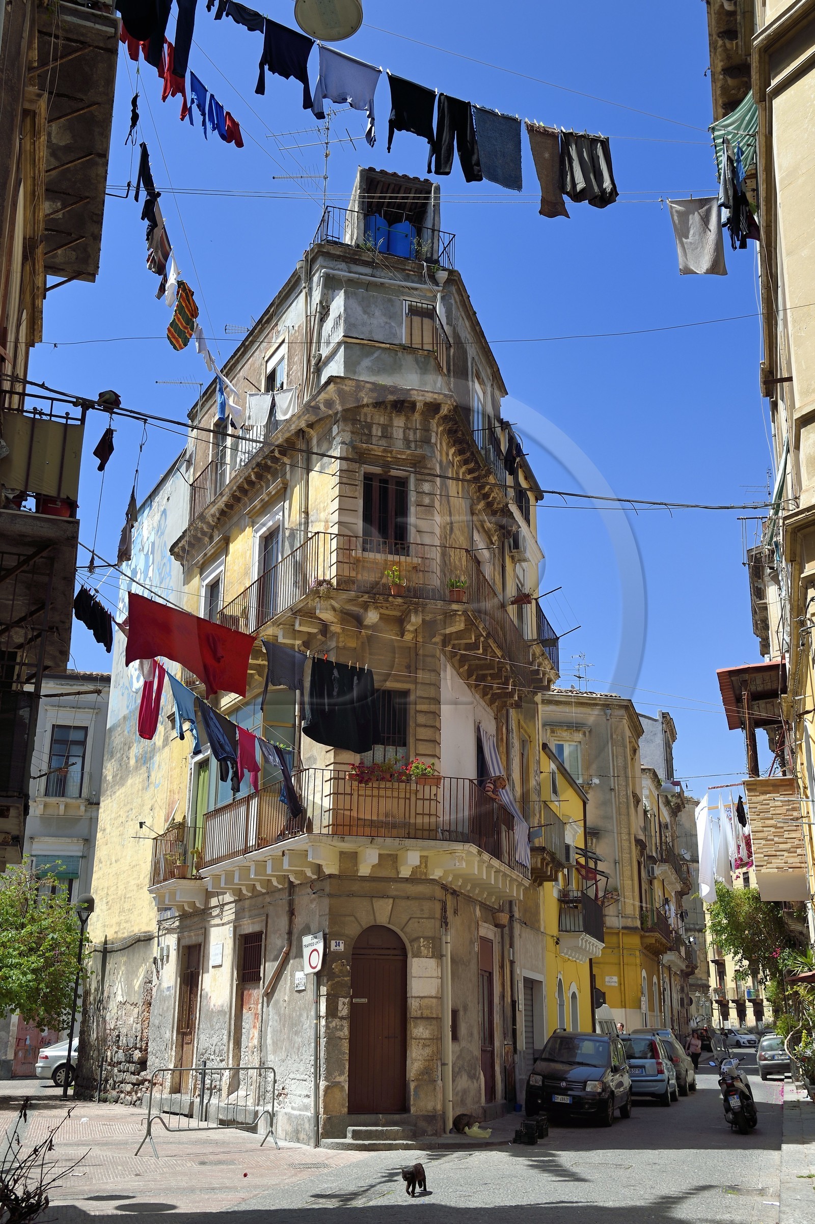 Italy, Sicily, Catania, Baroque city listed as UNESCO World Heritage, laundry drying between buildings of Via Billotta