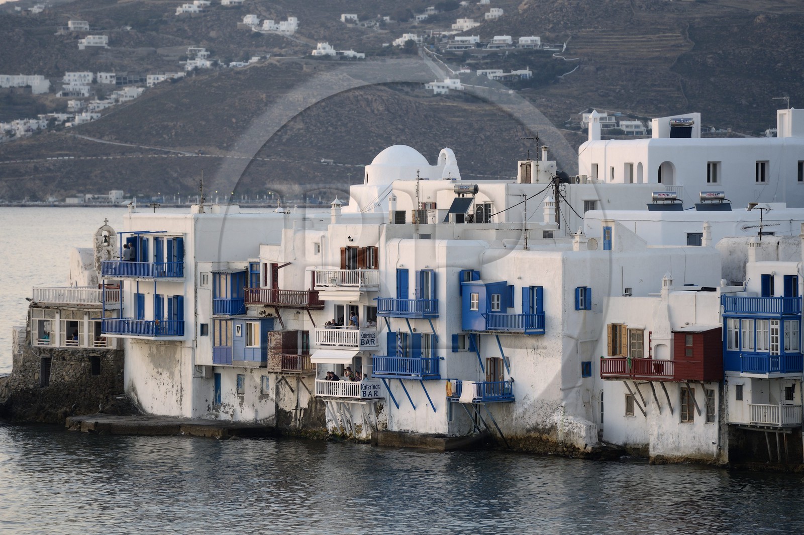Grèce, Les Cyclades, mer Égée, île de Mykonos, Chora (Mykonos town), quartier de la petite Venise (Little Venice)