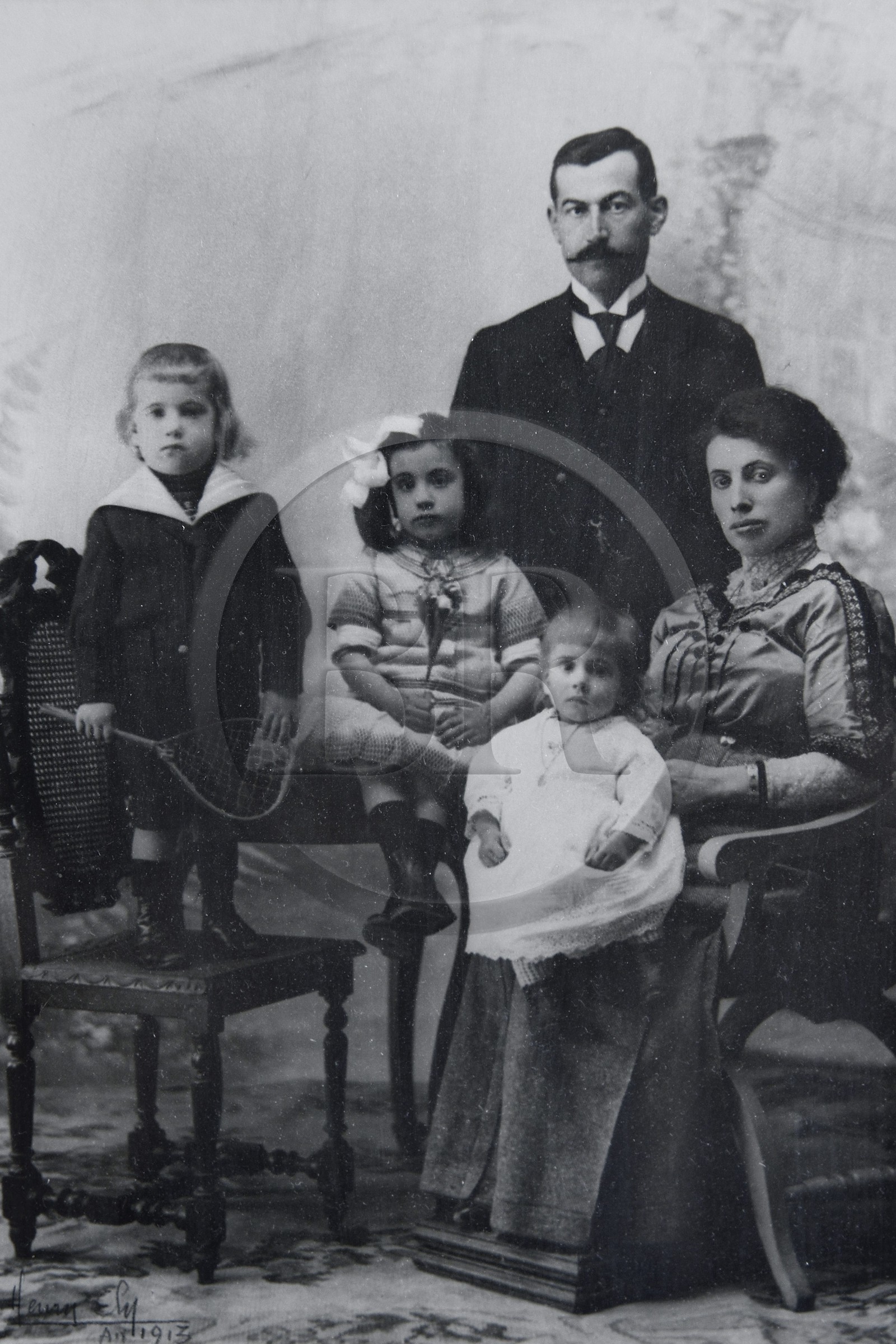 France, Alpes-de-Haute-Provence (04), vallée de l'Ubaye, Jausiers,  Villa mexicaine connue sous le nom de Villa San Carlos, Eugène Fortoul qui émigra au Mexique au début du XXème siècle et sa famille
