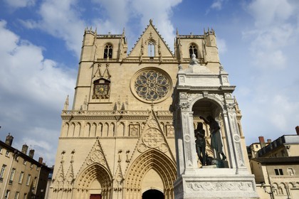 France, Rhone, Lyon, historical site listed as World Heritage by UNESCO, Vieux Lyon (Old Town), Saint Jean Cathedral (Saint John's Cathedral) and the fountain on the Place Saint Jean housing the scene of the Christ baptism