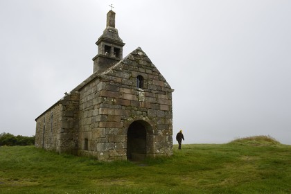 France, Côtes-d'Armor (22), chapelle Saint-Hervé au sommet du Menez Bré