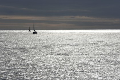France, Finistère (29), voilier au large de l'Ile-de-Batz