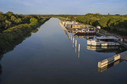 France, Gard, the Petite Camargue, Vauvert, the port of Gallician on the Rhone to Sète canal early morning