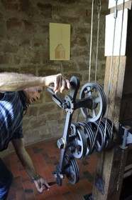 France, Bas-Rhin (67),  Saverne, Tour de l'ancien Télégraphe Chappe du Haut-Barr, les commandes manuelles