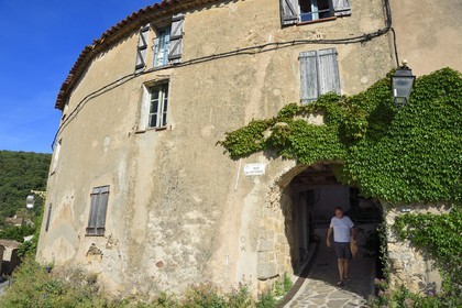 France, Var (83), Presqu'Ile de Saint-Tropez, Ramatuelle, la Porte des Abeilles dans l'enceinte médievale