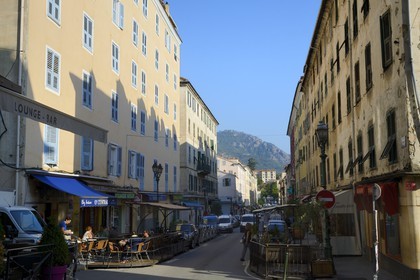 France, Haute-Corse (2B), Corte, le cours Paoli est le principal axe de la ville
