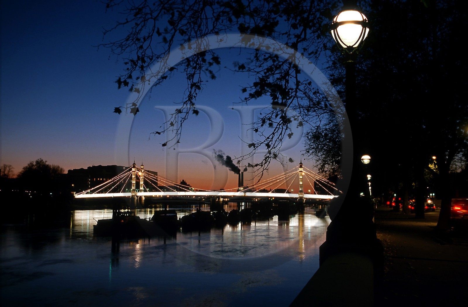 Royaume-Uni, Londres, la Tamise et le pont Albert Bridge