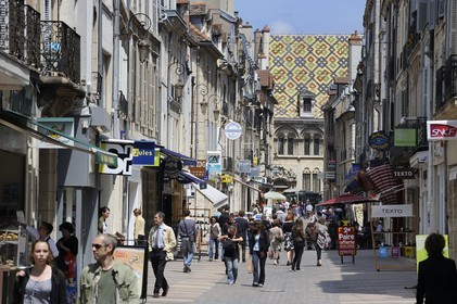 France, Côte d'Or (21), Dijon, rue commercante du Bourg