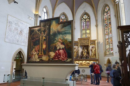 France, Haut-Rhin (68), Colmar, le musée Unterlinden, le retable d'Issenheim attribué à Grünewald, première ouverture représentant l’accomplissement de la nouvelle loi, panneaux du concert des anges et de la Nativité