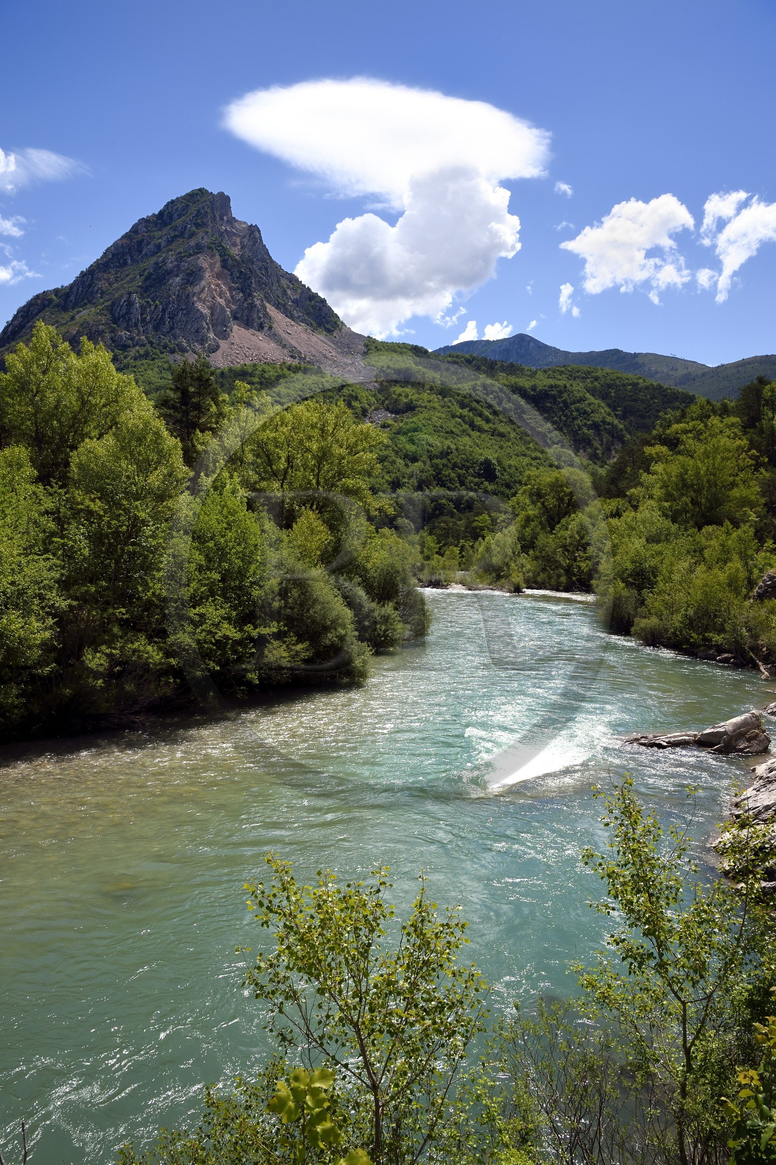 France, Alpes-de-Haute-Provence (04), Parc Naturel Régional du Verdon, Chasteuil, le moyen verdon