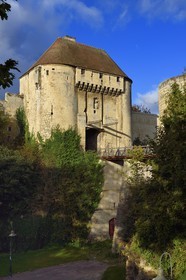 France, Calvados (14), Caen, le château ducal de Guillaume le Conquerant, les remparts et le pont-levis de la porte des champs