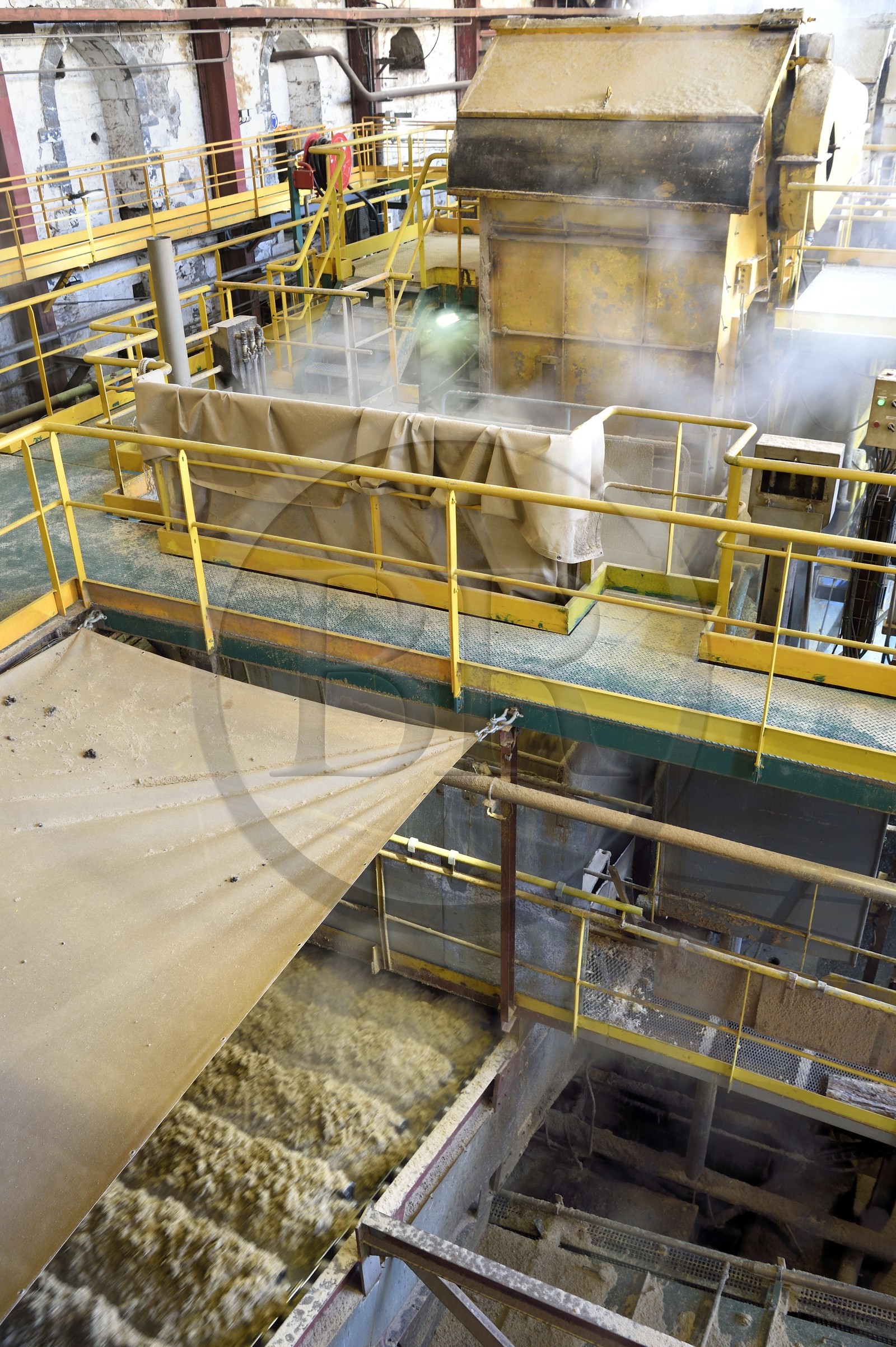 France, Ile de la Reunion, Saint-Louis, l'usine sucrière du Gol, bagasse résultant de la transformation de la canne à sucre France, Ile de la Reunion, Saint-Louis, l'usine sucrière du Gol, bagasse résultant de la transformation de la canne à sucre