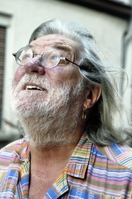 France, Bas-Rhin (67), Strasbourg, vieille ville classée au Patrimoine Mondial de l'UNESCO, Roger Siffer, chansonnier régionaliste, humoriste, comédien et homme de radio, il dirige la salle de spectacle et restaurant la choucrouterie depuis 1984