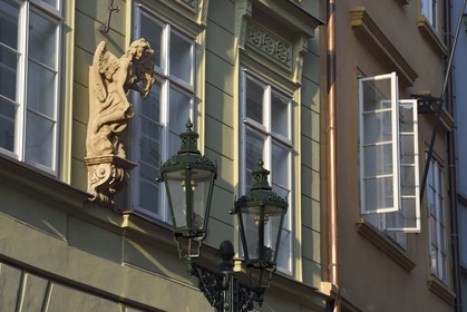 République Tchèque, Prague, centre historique classé Patrimoine Mondial de l'UNESCO, quartier Mala Strana, ange rue Nerudova
