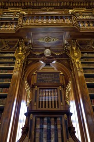 République Tchèque, Prague, centre historique classé Patrimoine Mondial de l'UNESCO, quartier de Strahov, bibliothèque du Monastère de Strahov, bibliothèque philosophique, livres offerts par l'impératrice Marie Louise épouse de Napoléon Ier