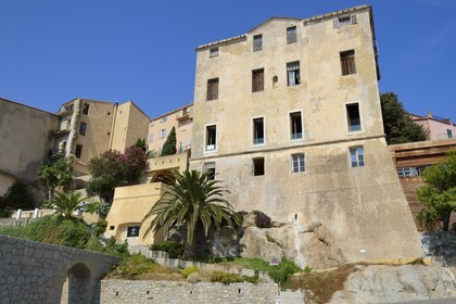 France, Haute-Corse (2B), Calvi, la citadelle, l’ancien palais des évêques de Sagone reconverti en bar (Chez Tao)