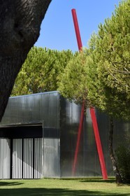 France, Var, Le Muy, Fondation Bernar Venet, New Gallery with Diagonal 74-3°,  2006 Painted Steel