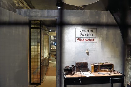 France, Calvados (14), Caen, le Mémorial pour la Paix, les communications dans le bunker souterrain du général Richter
