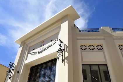 France, Var, Toulon, the former municipal covered market in the Art-deco style transformed into gourmet halls