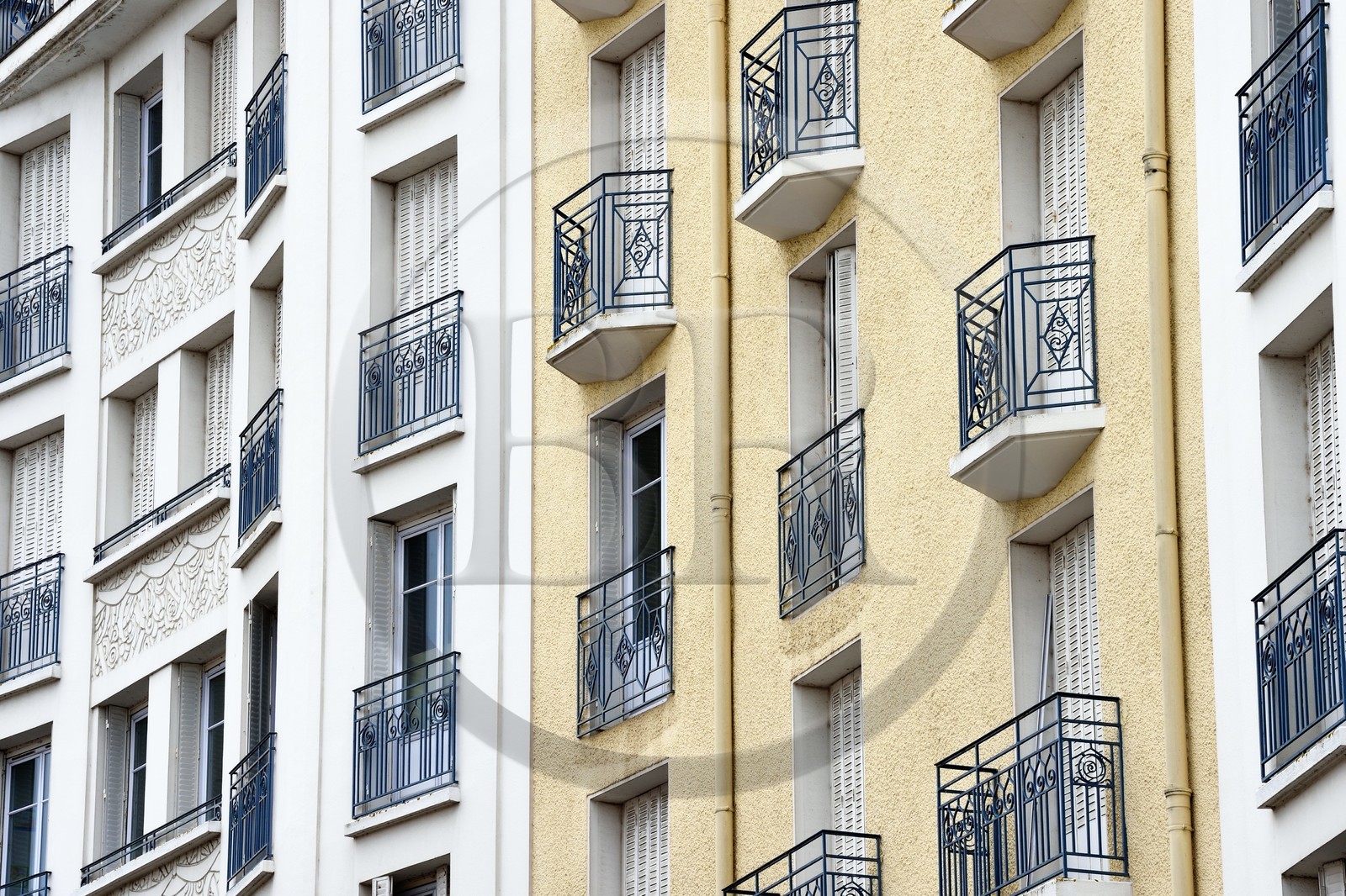 France, Allier (03), Vichy, l’ancien Hotel des Célestins devenu Lycée des Célestins, en forme de paquebot et de style Art Déco