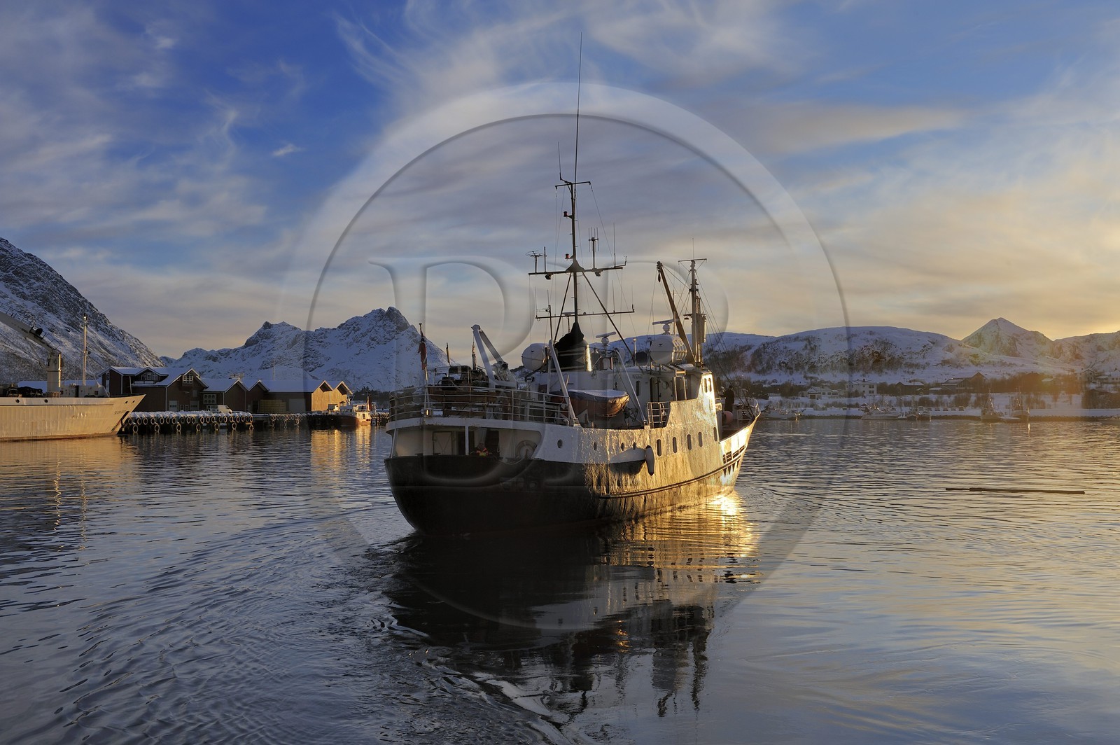 Norvège, Nordland, iles des Westeralen, port de Myre, le bateau Leonora pour l'observation des baleines