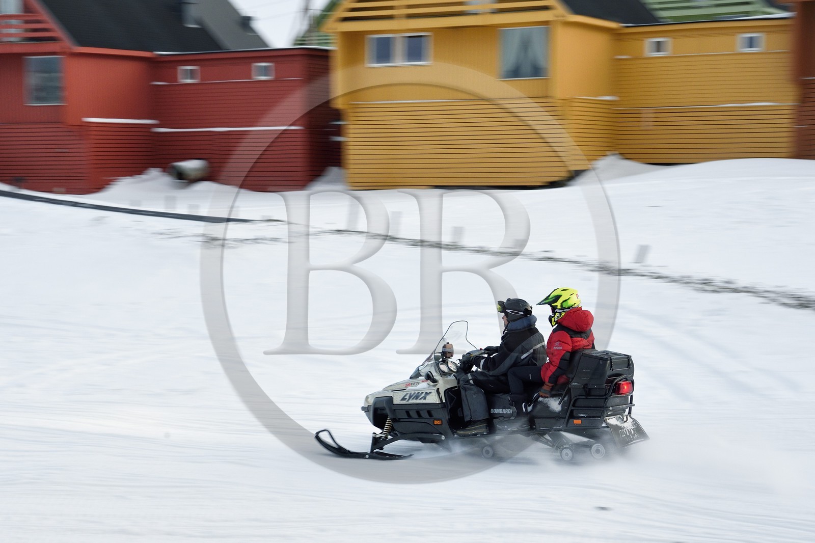Norvège, Svalbard, Spitzberg, Longyearbyen, motoneige