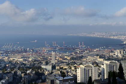 Israel, Haïfa, le centre ville et le port depuis le Mont Carmel
