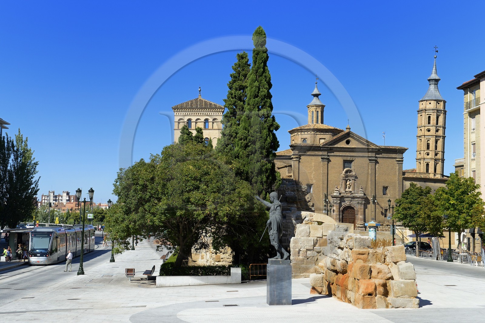 Espagne, Aragon, Saragosse, le clocher penché de l'église San Juan de Los Panetes