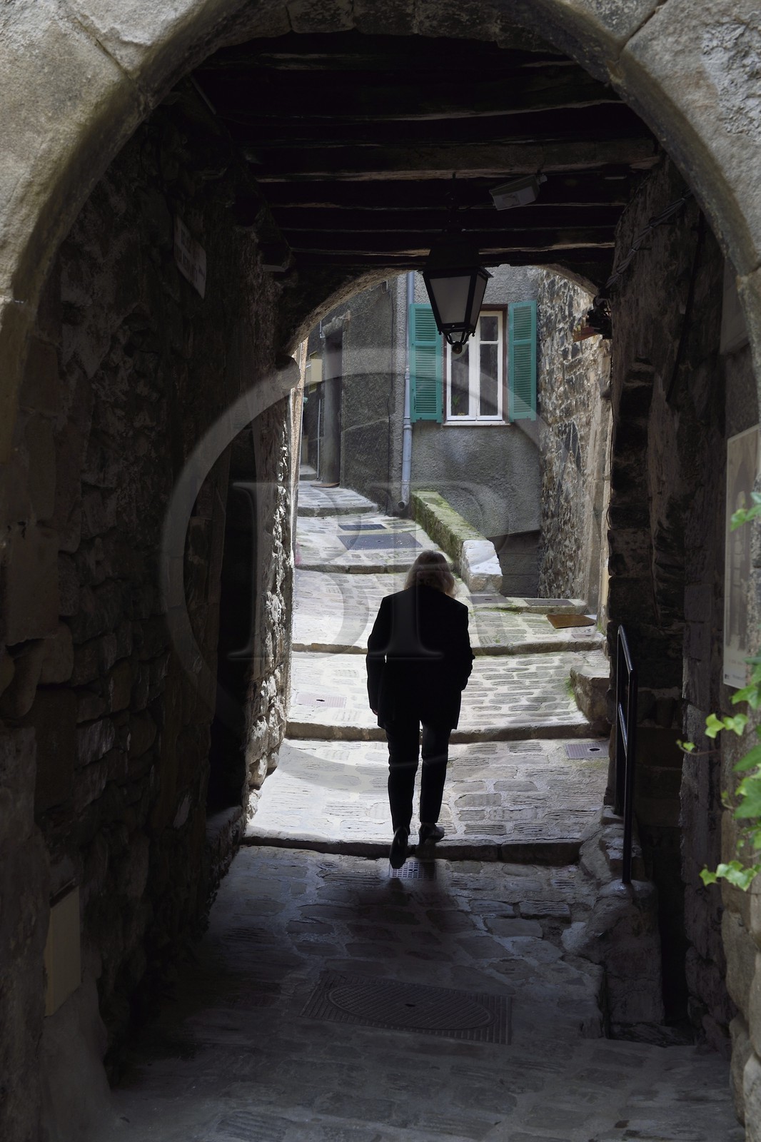 France, Alpes-Maritimes (06), Lucéram, pontis (passage couvert)
