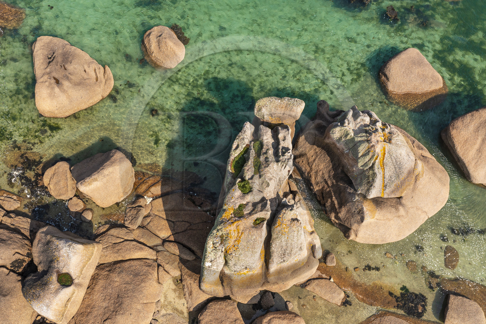 France, Cotes-d'Armor, Cote de Granit Rose, Trégastel, Renote island,  (aerial view)