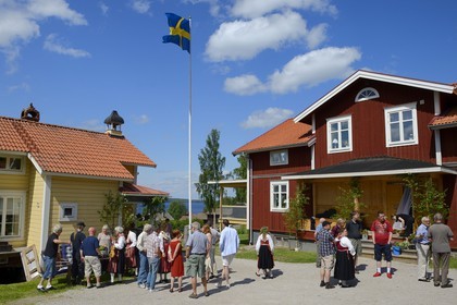 Suède, comté de Dalécarlie, région de Leksand, célébrations du solstice d'été dans le petit hameau de Sunnanäng